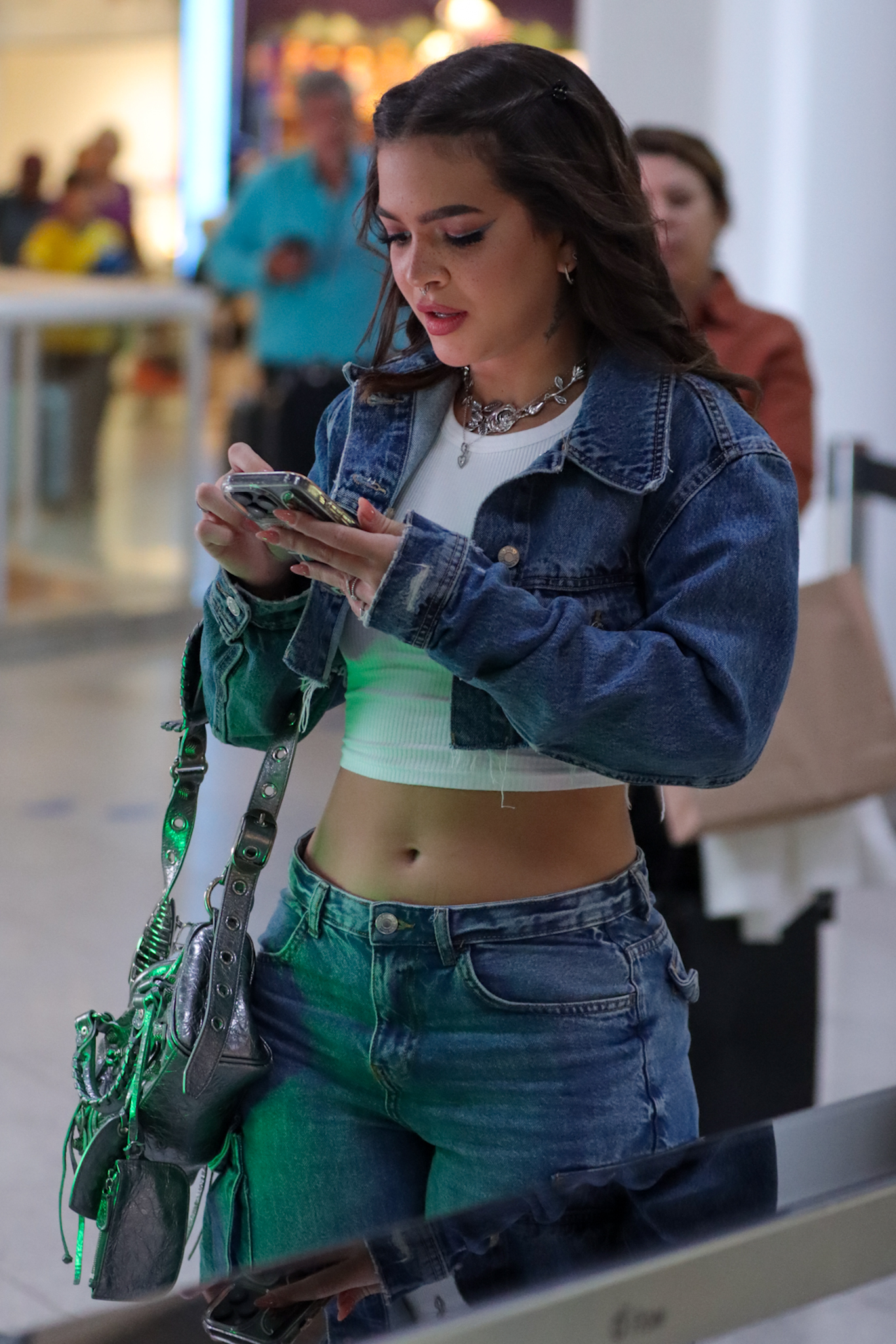 Mel Maia no aeroporto