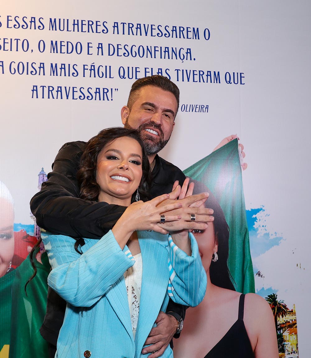 Maraisa celebra seu noivado com Fernando Moccó
