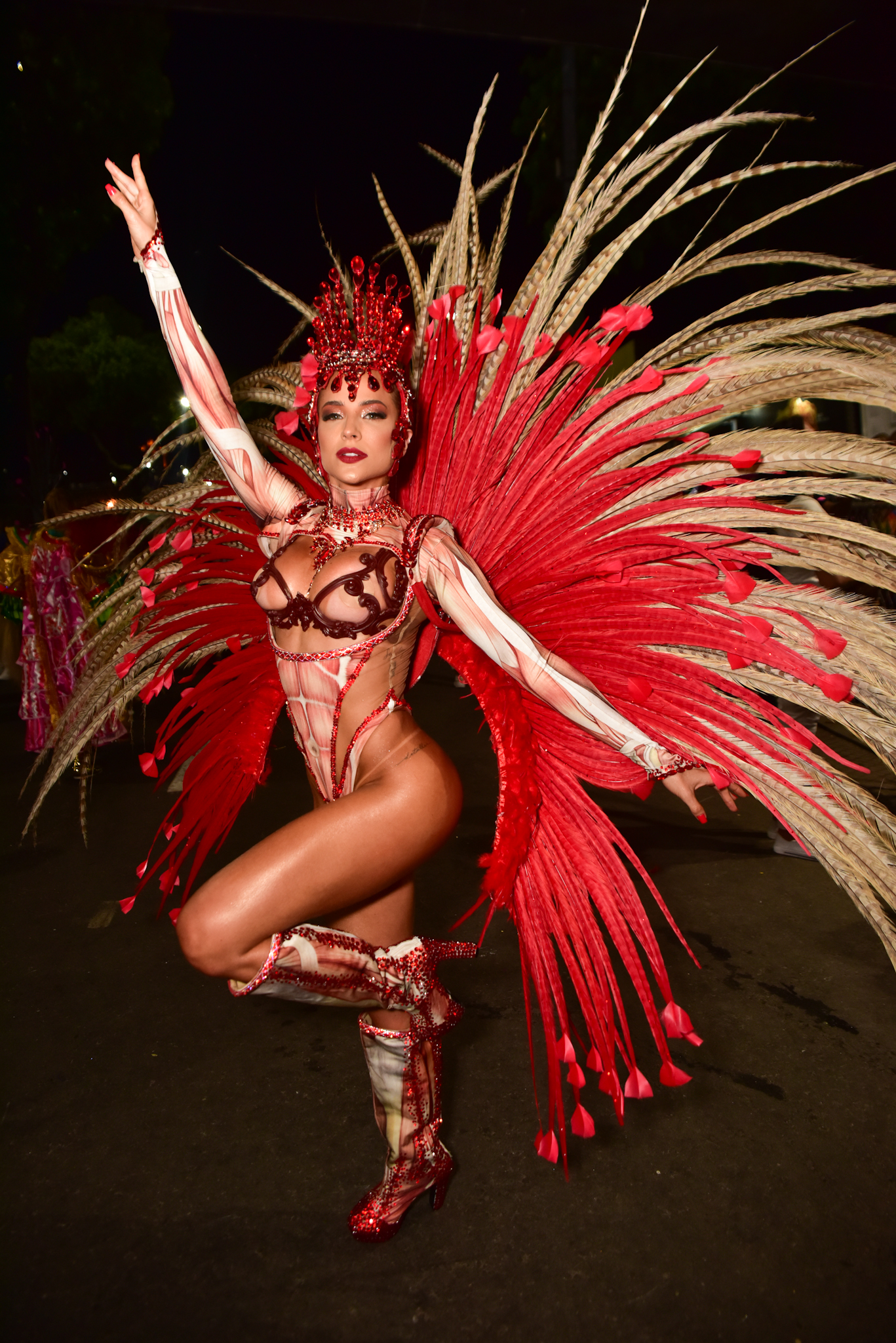 Gabi Martins passa perrengue com fantasia em desfile de Carnaval - Foto: Leo Franco/AgNews
