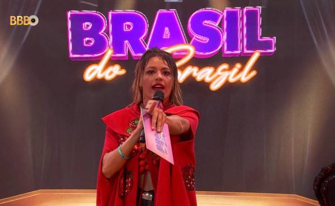 Marlene Mattos analisa atuação de Beatriz como apresentadora na festa do líder Show de Talentos