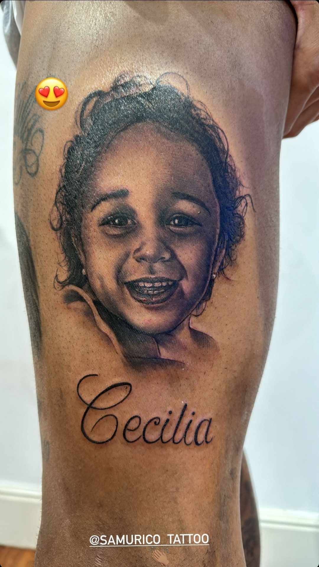 Éder Militão faz tatuagem em homenagem a sua filha, Cecília