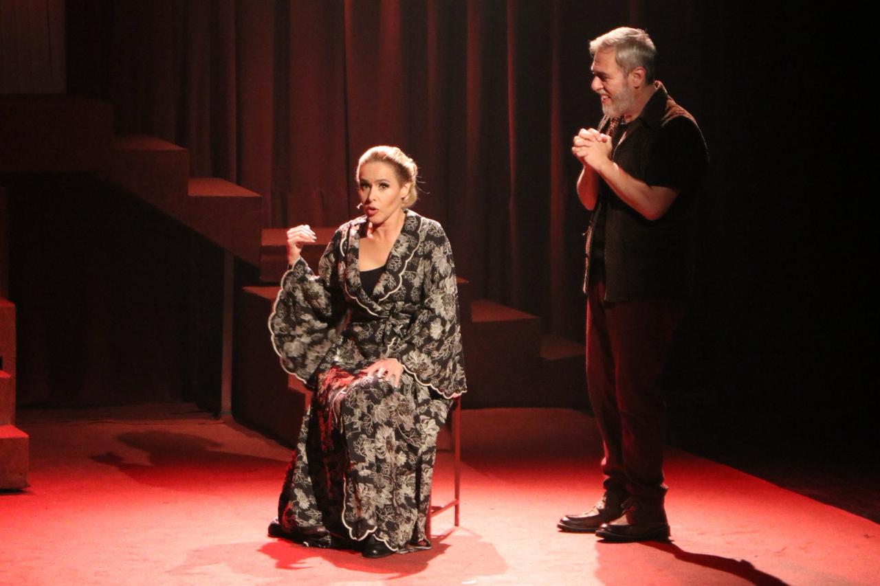 Leona Cavalli volta aos palcos com homenagem a grandes damas do teatro e da TV brasileira
