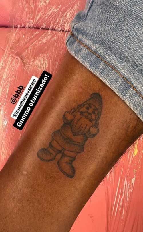 Rodriguinho revela nova tatuagem em homenagem ao BBB. Foto: Reprodução / Instagram