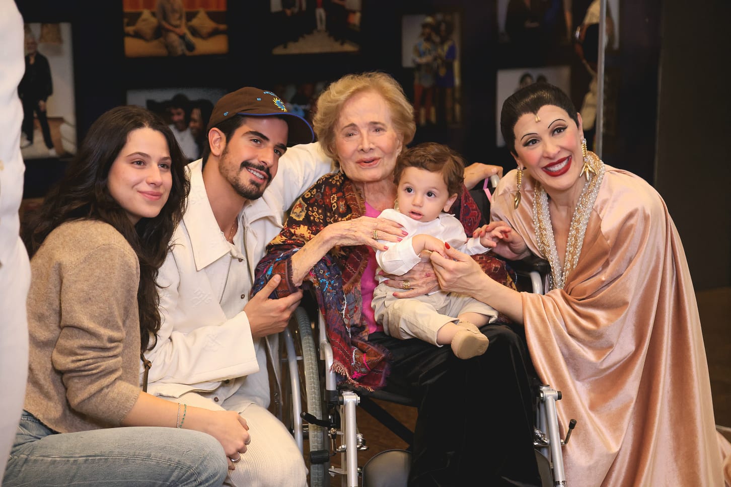 Sophia, Enzo, Gloria Menezes, Luca e Claudia Raia - Foto: BrazilNews