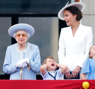 Relembre momentos divertidos de príncipe Louis em eventos oficiais da realeza britânica