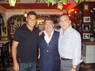 Ronaldo, João e Galvão Bueno