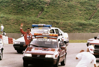 Ayrton Senna em uma de suas vitórias