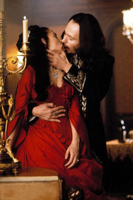 Winona Ryder e Gary Oldman, em Drácula