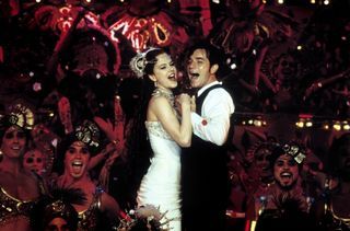 Nicole Kidman e Ewan McGregor, em Moulin Rouge
