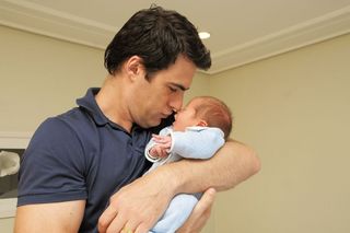 Carlos Casagrande e Marcelly vibram com nascimento de Luca