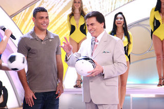 Ronaldo participa do programa de Silvio Santos no SBT