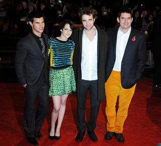 Robert Pattinson, Kristen Stewart e Taylor Laudner com o diretor do filme