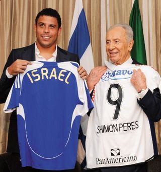 Reunião de Ronaldo e Shimon Peres
