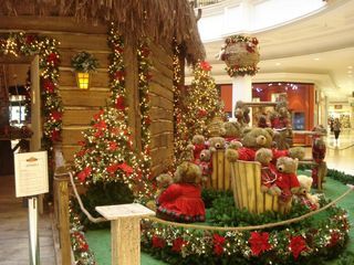 Shopping Pátio Higienópolis faz decoração com o tema 'O Natal de Todos os Ursos', com uma floresta representando a morada de vários ursos
