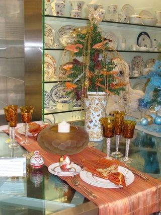 Grupo Santa Helena promove exposição de mesas e árvores decoradas para o Natal com a renda revertida para a AACC, que cuida de crianças com câncer. Esta mesa é de Fábio Arruda