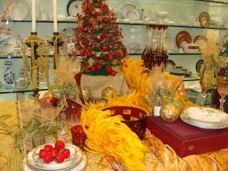 Grupo Santa Helena promove exposição de mesas e árvores decoradas para o Natal com a renda revertida para a AACC, que cuida de crianças com câncer. Esta mesa é de Toninho Mariutti