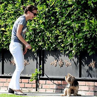 Natalie Portman com seu cachorro