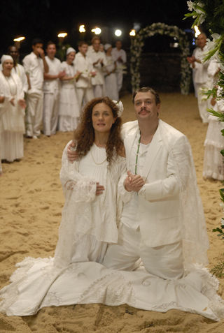 Casamento de Herivelto (Fábio Assunção) e Dalva de Oliveira (Adriana Esteves).