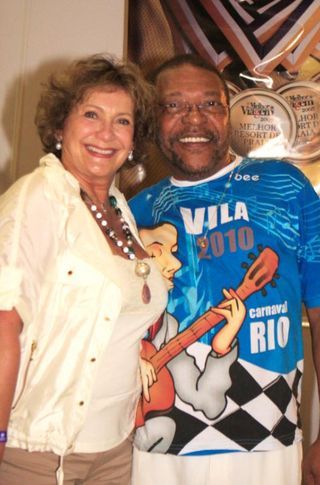 O cantor Martinho da Vila é recebido no Costão do Santinho Resort, Golf & SPA pela proprietária do empreendimento Iolanda Marcondes