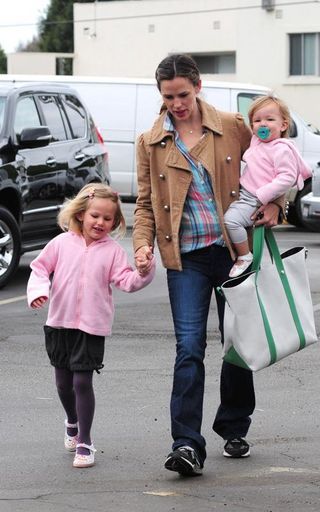 Jennifer Garner e as filhas Violet e Seraphina