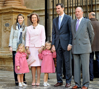 Princesa Letizia, Príncipe Felipe, Leonor, Sofia, Rainha Sofia e o Rei Juan Carlos