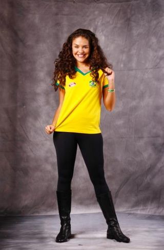 Paloma Bernardi veste a camisa do Brasil para torcer pelo Brasil no Club A