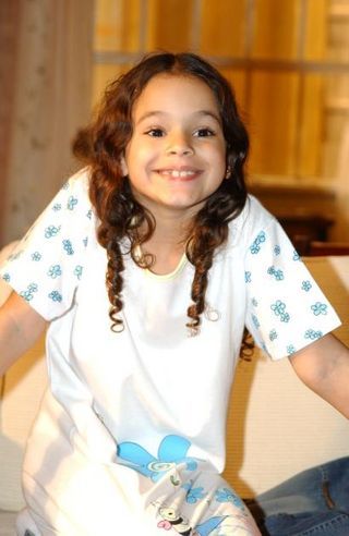 Bruna Marquezine com 8 anos de idade