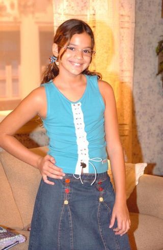 Bruna Marquezine com 11 anos de idade