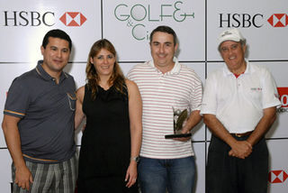 Fernando Moreira, CEO do HSBC Seguros, Debora Huzian, do marketing da Editora3, o campeão Richard McElroy e Carlos Vilela, representante da Quinta da Baroneza Golf Club