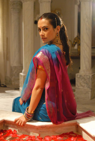 Cleo Pires como Surya, em Caminho das Índias