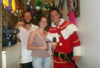 Rodrigo Santoro se veste de Papai Noel para quadro do 'Fantástico'