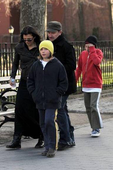 Bono Vox passeia com a família em NY