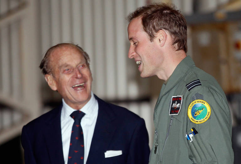 Duque de Edimburgo e Príncipe William na Força Aérea Real