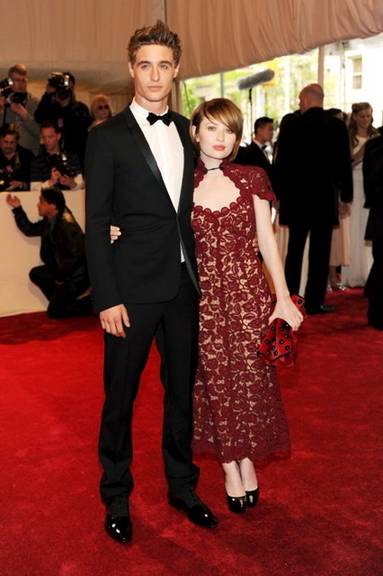 Max Irons e Emily Browning