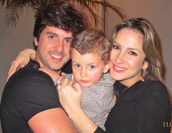Claudia Leitte com o filho, Davi, e o marido, Marcio