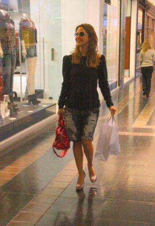 Guilhermina Guinle passeia em shopping