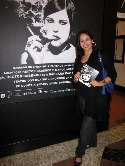A jornalista Maria Beltrão na peça 'Hell', com Bárbara Paz