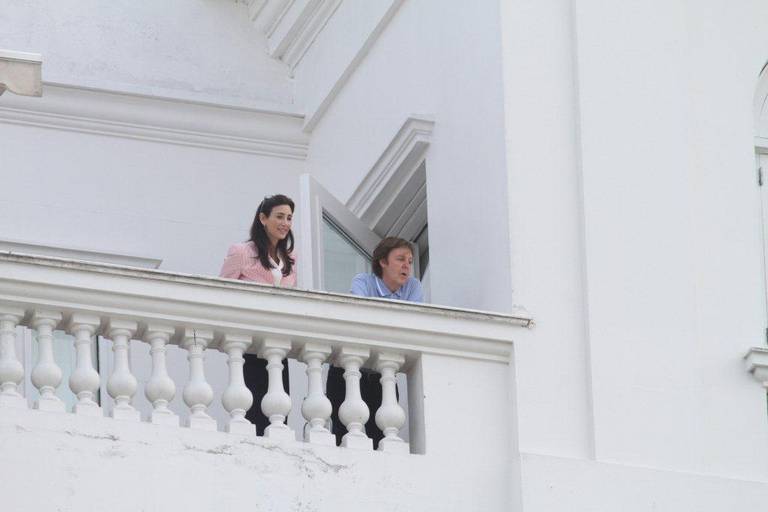 Paul McCartney na varanda do hotel