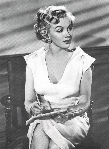 Marilyn Monroe em cena de 'As Young as You Feel'