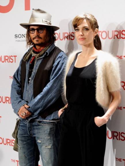 Com Johnny Depp, com quem contracena em 'O Turista' (2010)