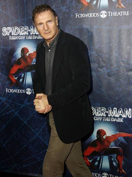 Liam Neeson na estreia de 'Spider-Man: Turn Off The Dark' na Broadway