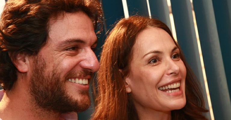 Rodrigo Lombardi e Carolina Ferraz, os protagonistas de 'O Astro'