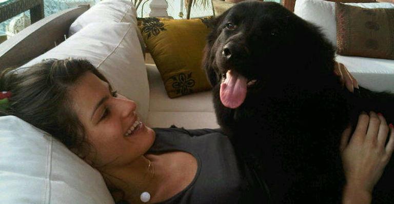 Isabeli Fontana e seu cachorro