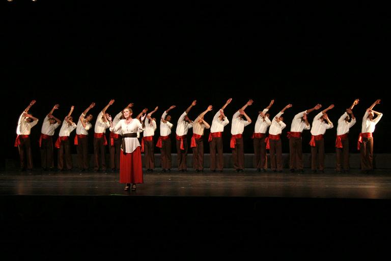 Dança: 'Corpo Vivo-Carrossel das Espécies'