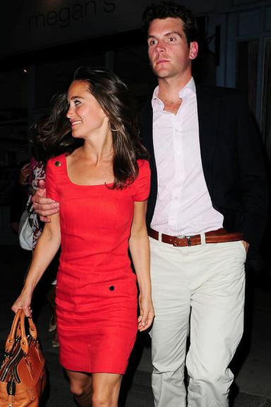 Pippa Middleton passa o dia com o namorado Alex Loudon