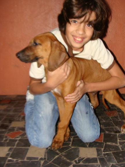 Matheus Costa com o cachorro Scooby