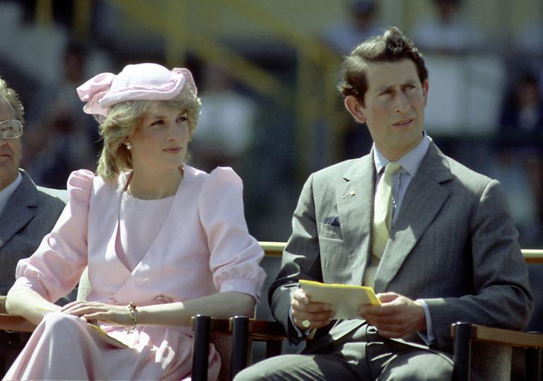 Princesa Diana e príncipe Charles na primeira viagem real à Austrália