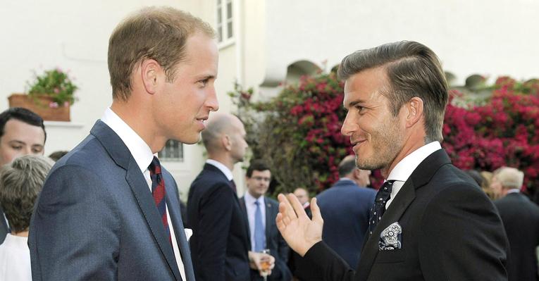 Príncipe William bate papo com David Beckham em Los Angeles