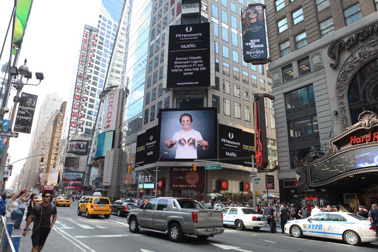 Emerson Fittipaldi em campanha do do 'Instituto Arte de Viver Bem' em Nova York