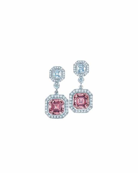 Pedras Coloridas: Brincos de platina com diamantes rosa e branco TIFFANY & CO. 11 3815-7000 [tiffany.com]